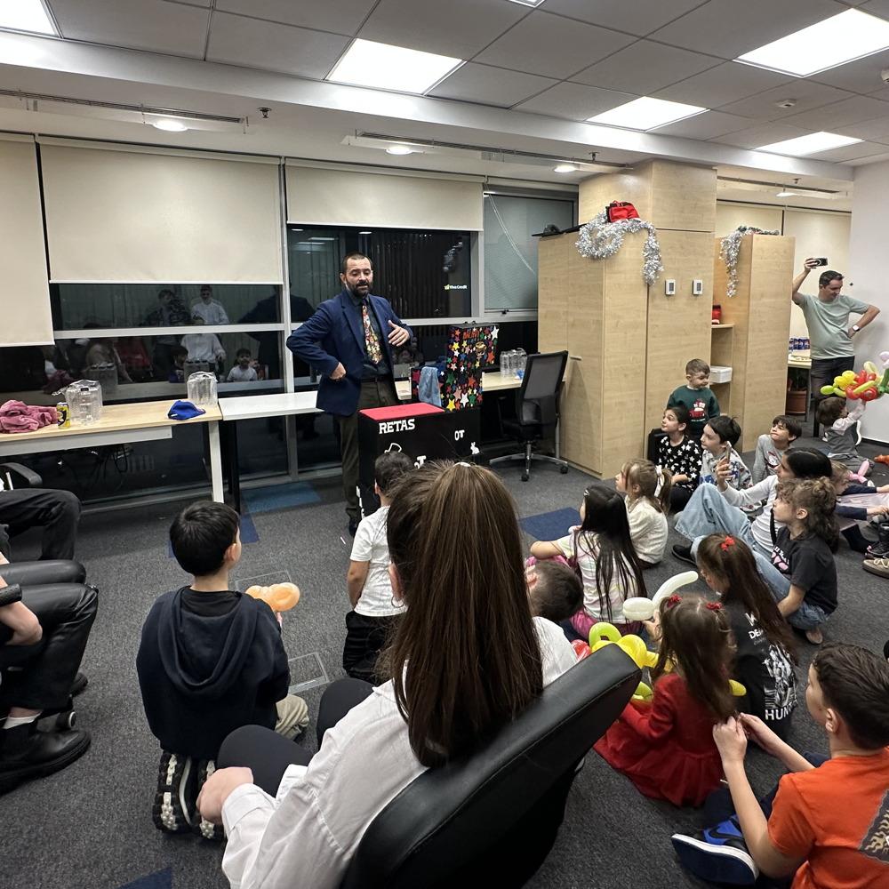 Celebrating the Season with Creativity and Holiday Cheer at Arnia